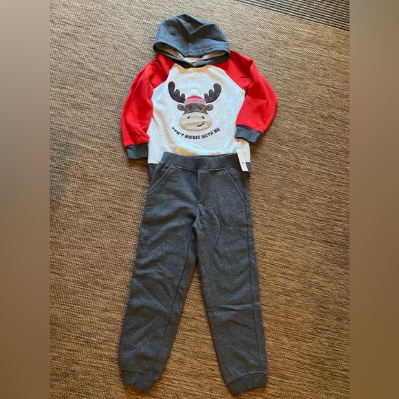 New Boys Jogging Outfit-Size 6 - Picture 1 of 5